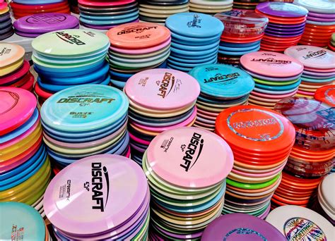 Best Disc Golf Discs For Beginners - 2021 Guide