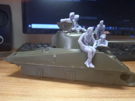 Free STL file Canadian Sherman tank crew in 1:35 scale・3D print design ...