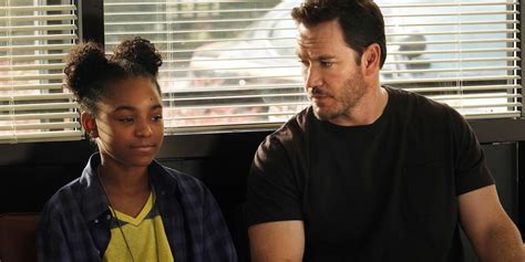 New Trailer & Premiere Date For FOX's The Passage | Screen Rant