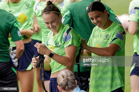 Caitlin Foord of the Matildas and Sam Kerr of the Matildas prepare ...