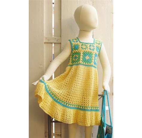 CROCHET A GRANNY SQUARE DRESS!