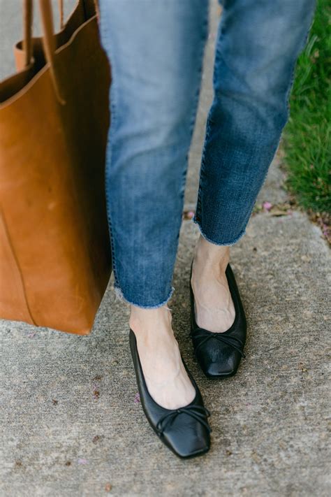 5 Ways To Style Black Ballerina Flats | Poor Little It Girl