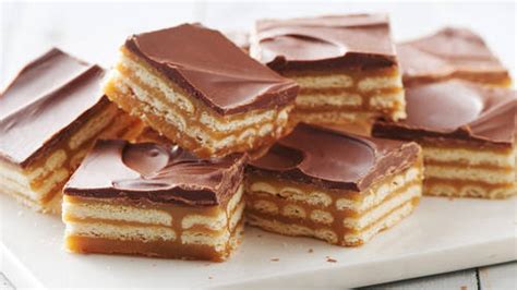 How to Make Triple-Layer Cracker Toffee Bars Video - Pillsbury.com