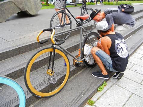 Free advice on how to fix your bicycle: Fixie Bike fix Montreal