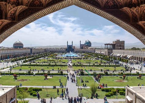 Naqsh-e Jahan Square - Must Discover Iran