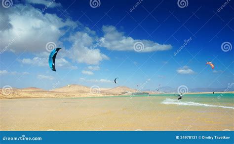 Kitesurfing in Sotavento editorial photo. Image of surfing - 24978131