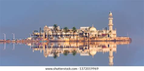 Haji Ali Dargah Photos and Images | Shutterstock