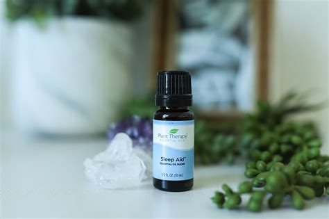 Best Essential Oils for Sleep | Aromatherapy | The Healthy Place