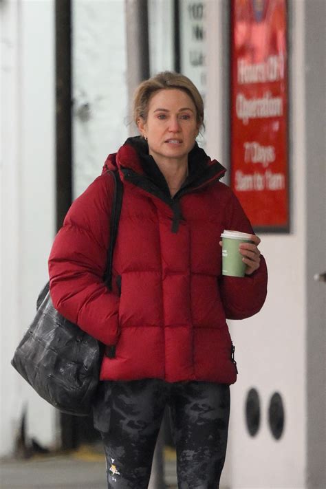 GMA's Amy Robach looks somber in athleisure & no makeup in new pics ...