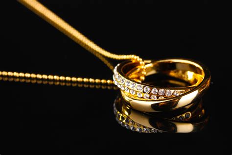 Gold or Diamond: Which Is A Better Investment?