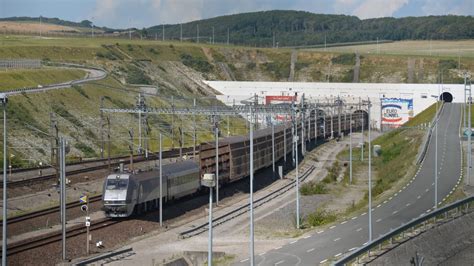 [Eurotunnel] Shuttle Tunnel sous la Manche - Calais - YouTube