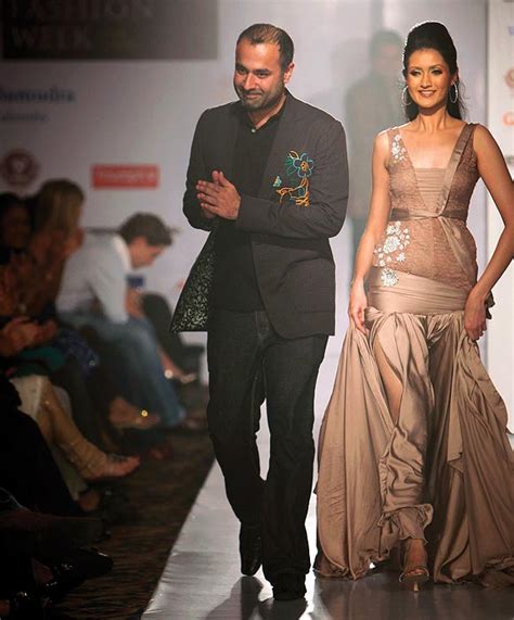 Pakistani Hindu fashion designer bats for Indo-Pak peace - Rediff Getahead