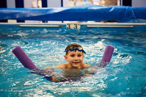 Kids, Baby Swimming: Learning at 6 Months Old | Chicago Blue Dolphins