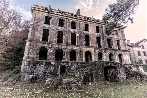 Suspended in time: five of the most mysterious abandoned hotels - Sleeper