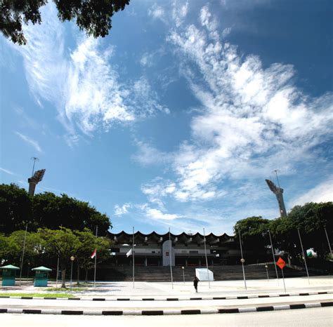 S'poreans need to get over the old Kallang Stadium to begin liking the new SportsHub ...