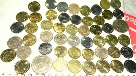 COLLECTION OF 52 DIFFERENT TYPES OF 5 RUPEES COIN | India Book of Records