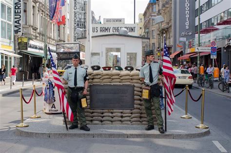 Checkpoint Charlie and the Berlin Wall