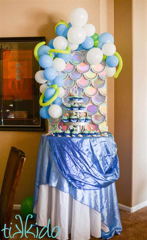 Easy Mermaid Backdrop for a Mermaid Party (For Only $5) | Tikkido.com