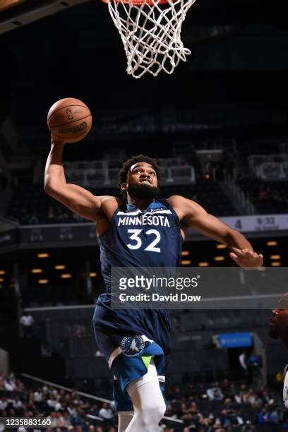 Karl Anthony Towns Dunk Photos and Premium High Res Pictures - Getty Images