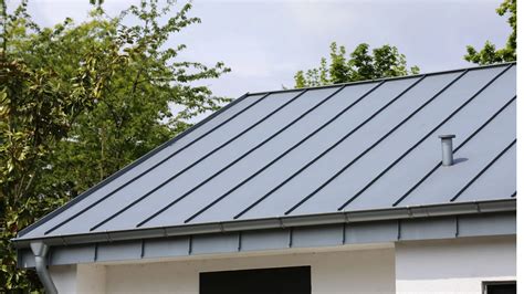 Standing Seam Metal Roofs in Florida: Cost, Benefits, and More (Video) | Classic Roofing