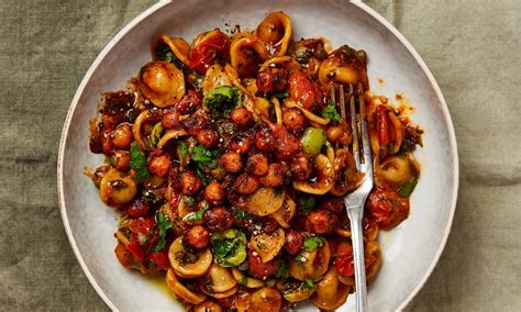 All-in-one pasta: Yotam Ottolenghi’s orecchiette cooked in chickpea and ...