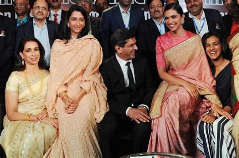 deepika padukone with her family at an award function where her father ...