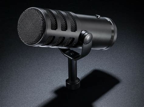 Samson Q9U Dynamic Broadcast Microphone uses a cardioid polar pattern ...