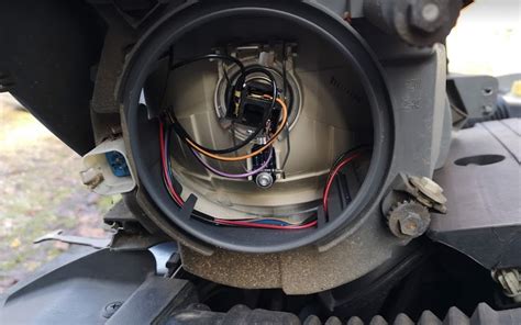 How To Replace a Ford Fiesta Headlight Bulb – Savvy Dad