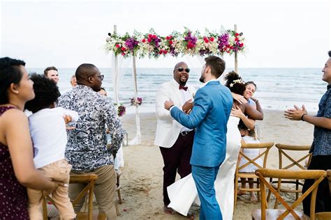 Beach wedding people celebrating | Premium Photo - rawpixel