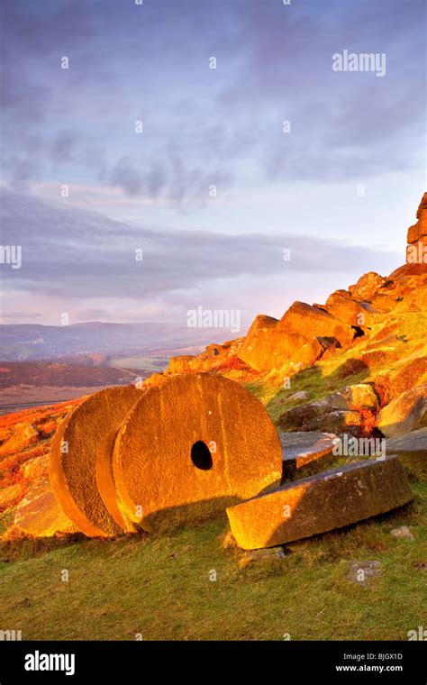 Stanage edge sunrise hi-res stock photography and images - Alamy