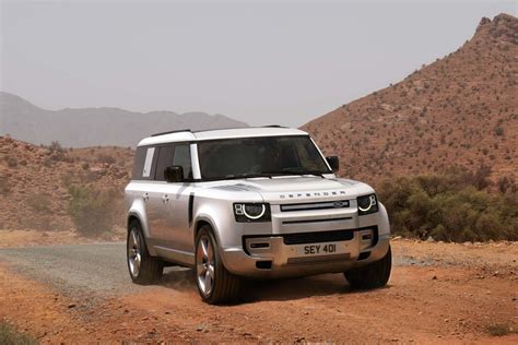 Land Rover Defender 130 Has Room for 8 and a Saggy Butt - CNET