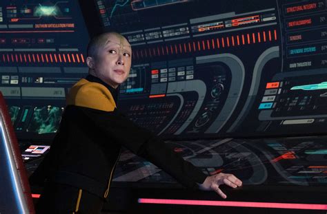 Terry Matalas Introduces STAR TREK: PICARD's New USS Titan Bridge Crew ...