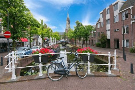 Delft Canals Old Cathedral Royalty-Free Images, Stock Photos & Pictures ...