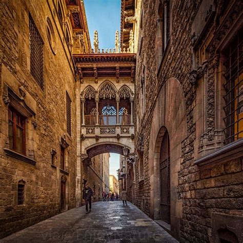 Barrio Gótico, Barcelona, España. | Gothic quarter, Gothic quarter barcelona, Spain