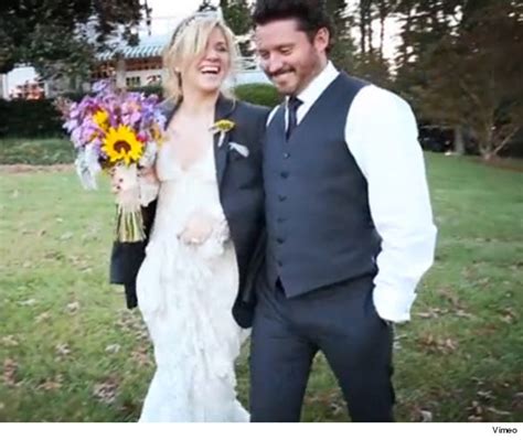 Kelly Clarkson Wedding Video Shows How Small It Really Was