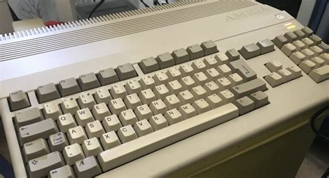 Amiga 500 keyboard membrance maintenance - Dreamcast.nu