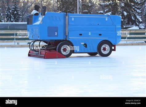 special machine to clean the ice at the skating rink Stock Photo - Alamy