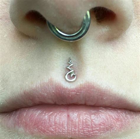 Medusa Piercing Pictures, Swelling, Aftercare, Scar, Jewelry and ...