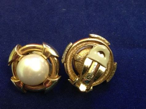 Ciner 1960s Pearl Earrings - Jewels Past | Vintage Costume Jewellery