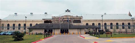 3 hurt in riot at Kansas prison - The Iola Register