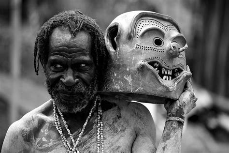 1975: Papua New Guinea: The Country with the Most Languages in the ...