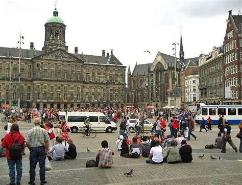 Dam Square and the National Monument - Amsterdam Now