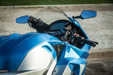 Gizmag rides the electric Lightning LS-218: The world's fastest production motorcycle