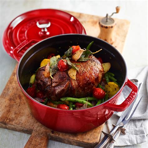 Staub Dutch Oven - 7-qt Cast Iron Cocotte - Cherry Red – Cutlery and More