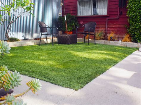 How To Choose The Best Fake Grass For Yards