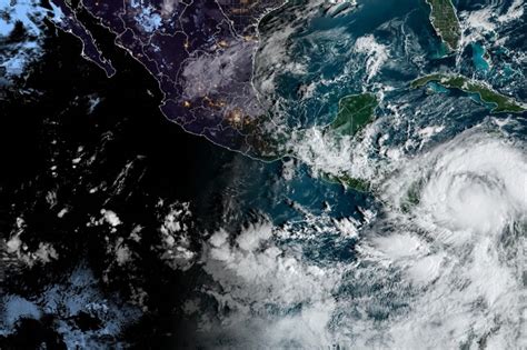 Julia downgraded to tropical storm as high winds batter Nicaragua after ...