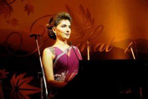 Payal Nath (Omar Abdullah's Wife) Age, Family, Biography & More ...