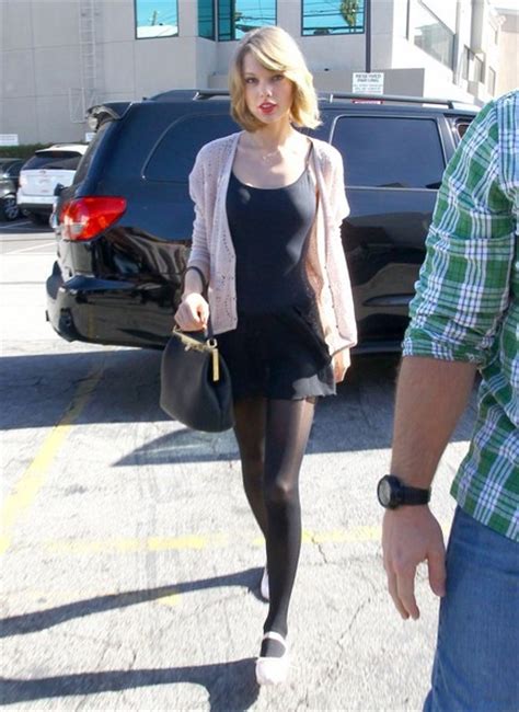 Taylor Swift Prefers a Comfortable Toyota Sequoia - autoevolution