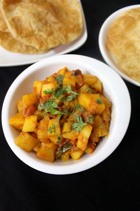 potato curry recipe | aloo curry gravy for chapathi - Yummy Indian Kitchen