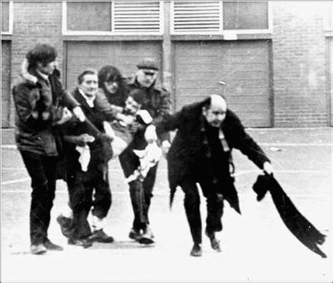 N. Irish priest in iconic ‘Bloody Sunday’ photo dies - Newspaper - DAWN.COM